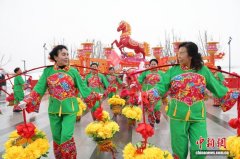 山西忻州“热辣滚烫”闹元宵